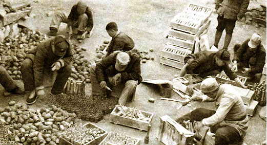 云顶集团集团的前身华兴铁工厂降生，，，，，，，，后生长为徐州重型机械厂