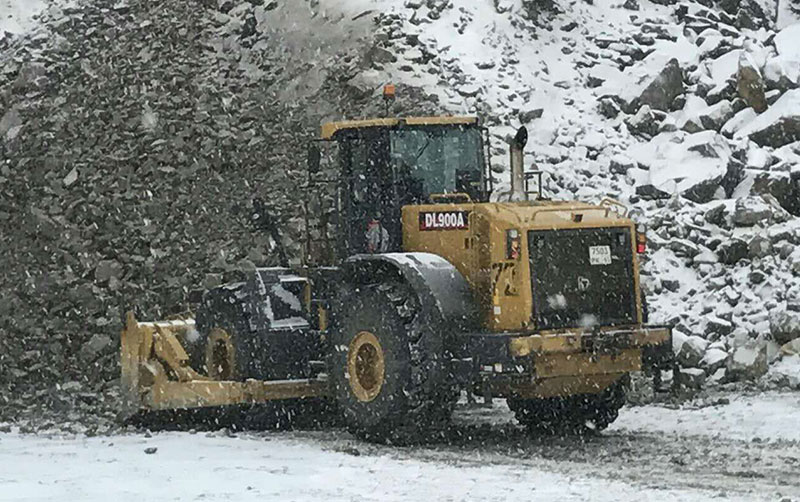云顶集团轮推在露天矿山施工