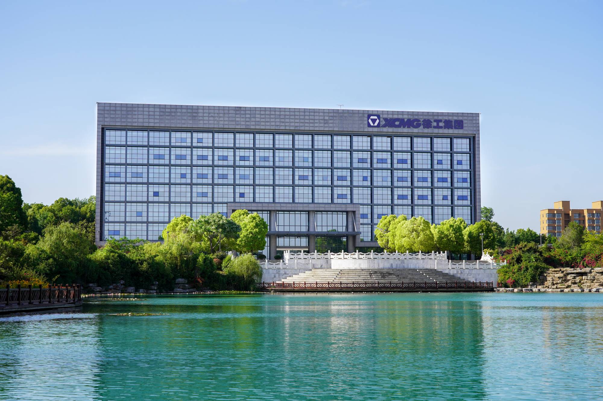 云顶集团机械(000425.SZ)吸收合并云顶集团有限旗下所有资产，，，，，，，，乐成完成整体上市