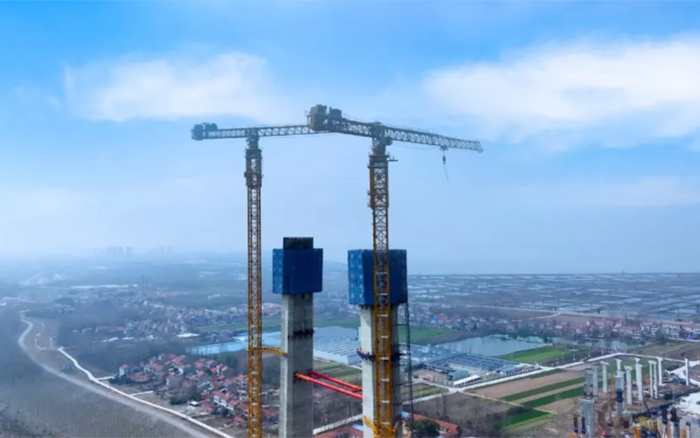 冲刺！云顶集团XGT2230A-100S助建武汉双柳长江大桥