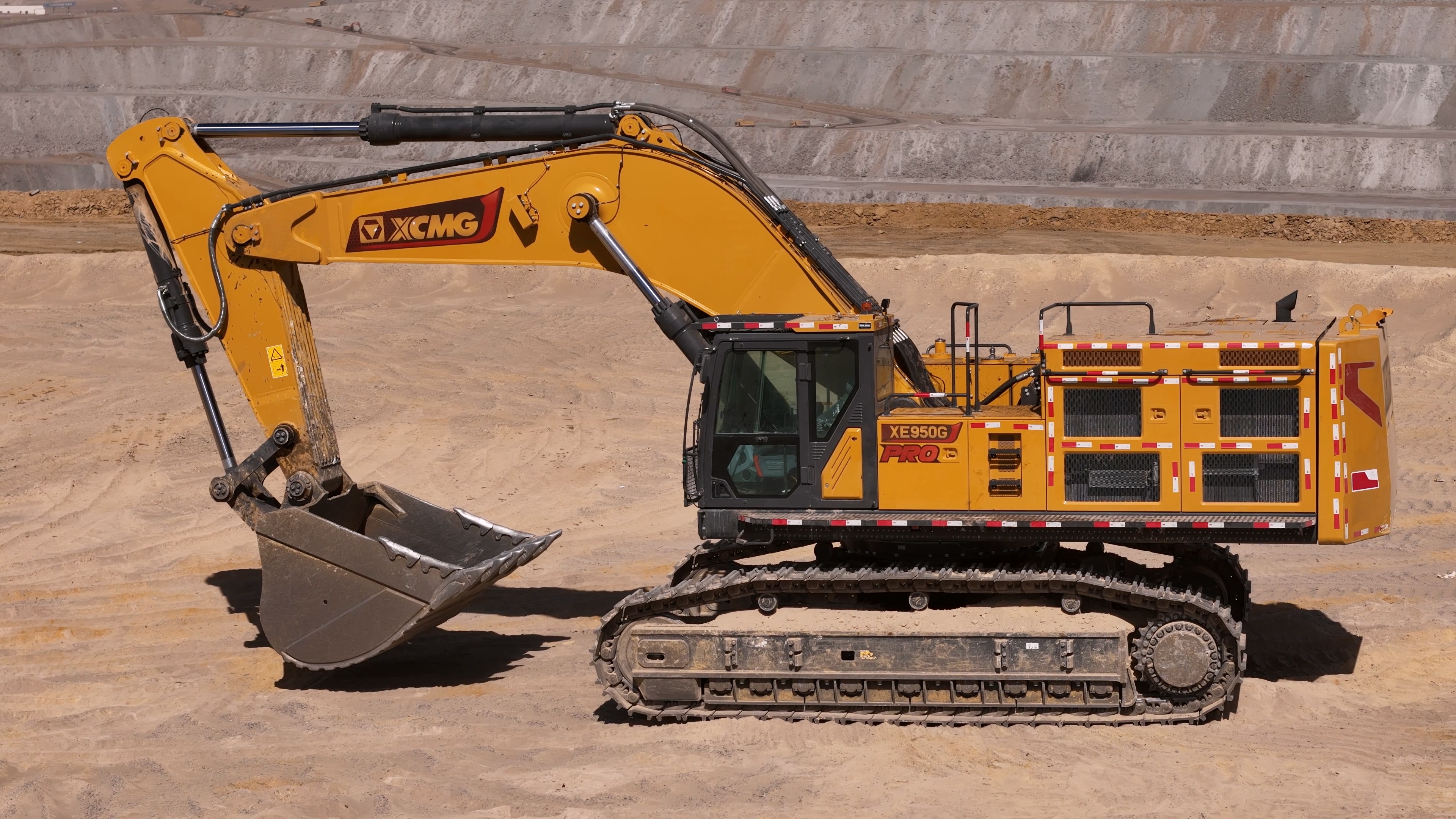 “油”我掌控，，，，，，， “省”者为王！云顶集团XE950G Pro矿用挖掘机票鹄氘选