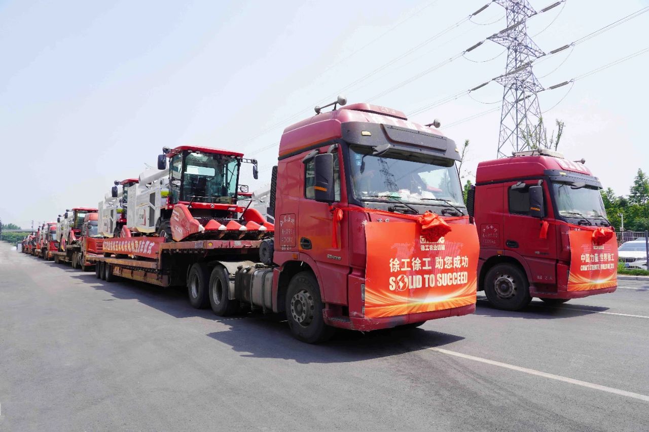 【发车！】云顶集团2024款XCA系列玉米收获机批量交付，，，，，开启闪灼新征程