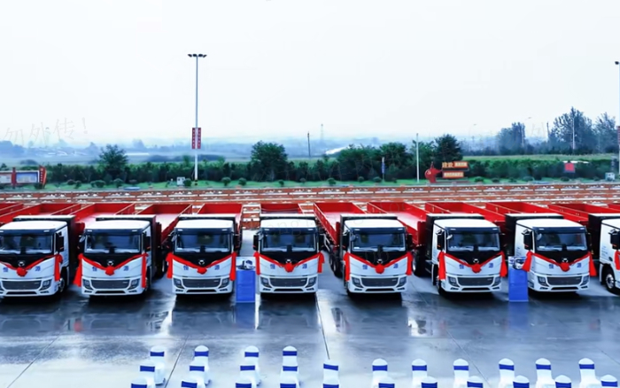 百台交付，，，，千台签约！200台云顶集团新能源纯电动重卡奔赴河南