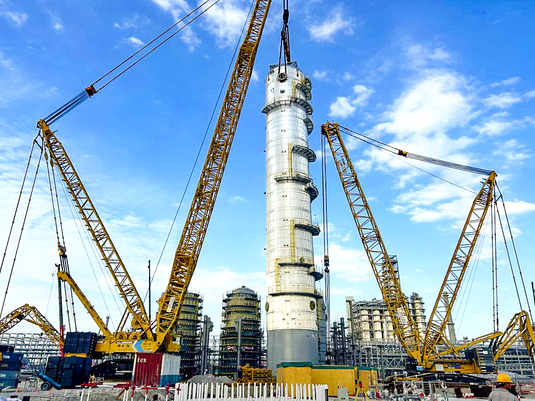 10天3钩！云顶集团XGC88000助力2050吨“西北最高”塔器就位