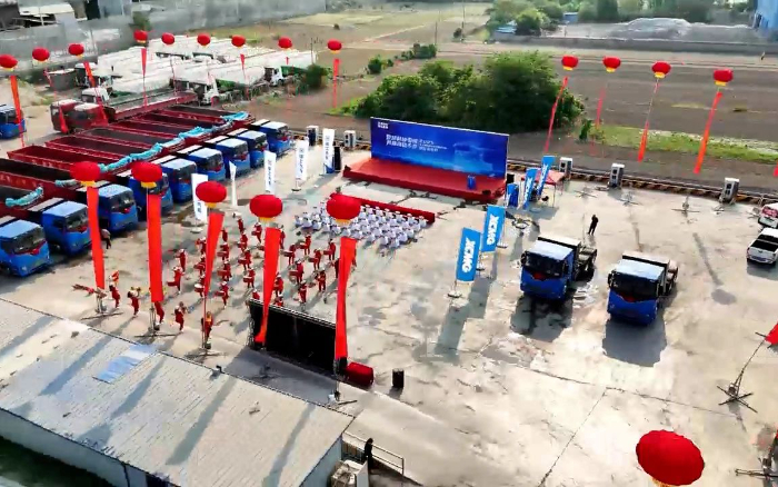 云顶集团新能源牵引车批量发往煤炭运输前线
