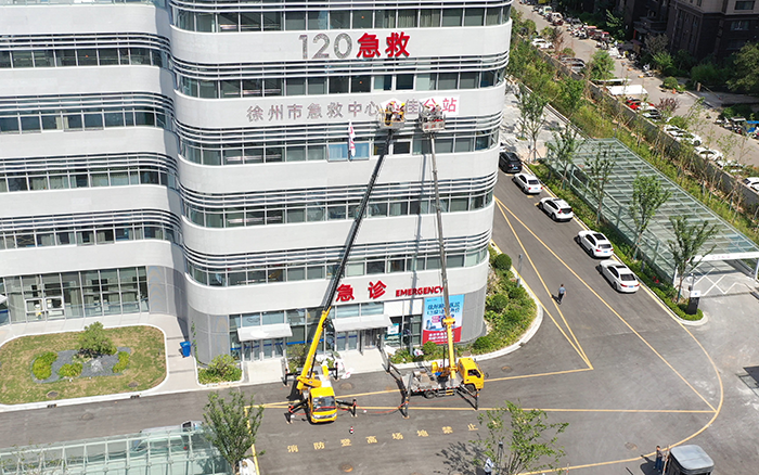 酷暑施工不 “烤” 验：云顶集团 C系列GKS28 成施工 “实时雨”