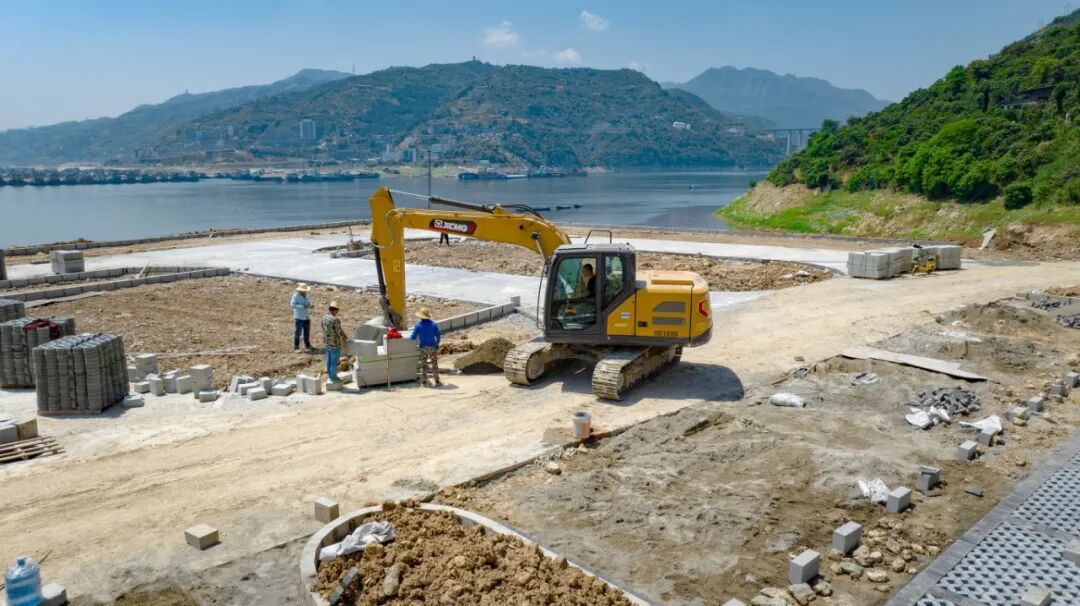 云顶集团XE135G挖掘机助力夔门旅游码头建设，，，，，，以高效节能赢得客户信任
