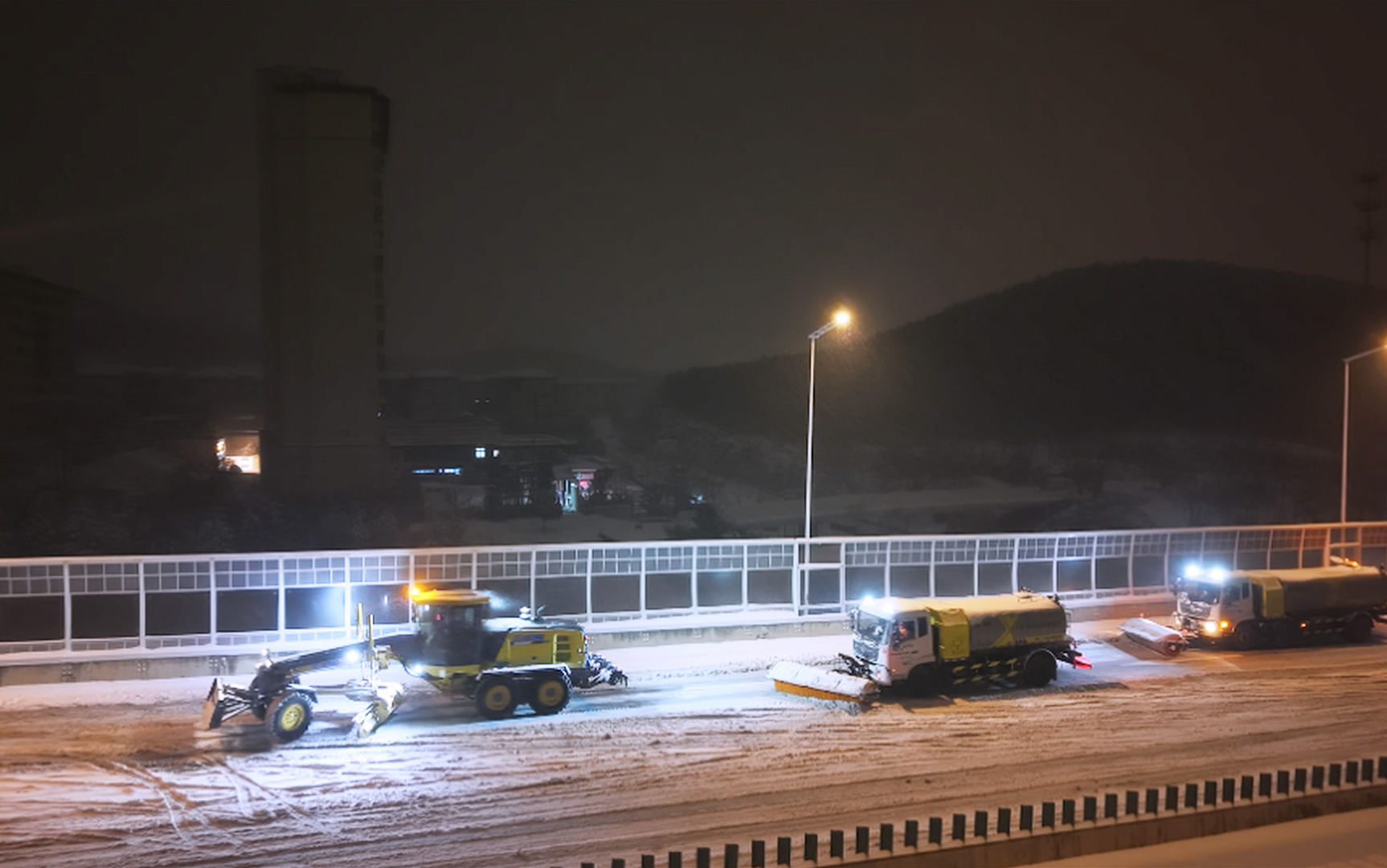 云顶集团除雪装备浴