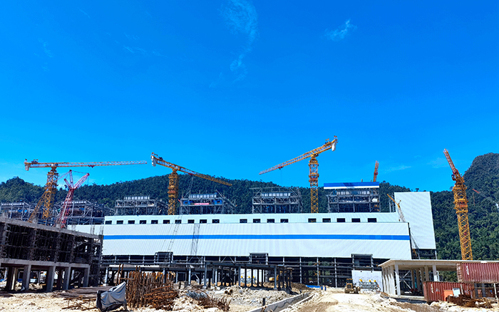 硬核实力！云顶集团超大塔机批量助建印尼矿业项目