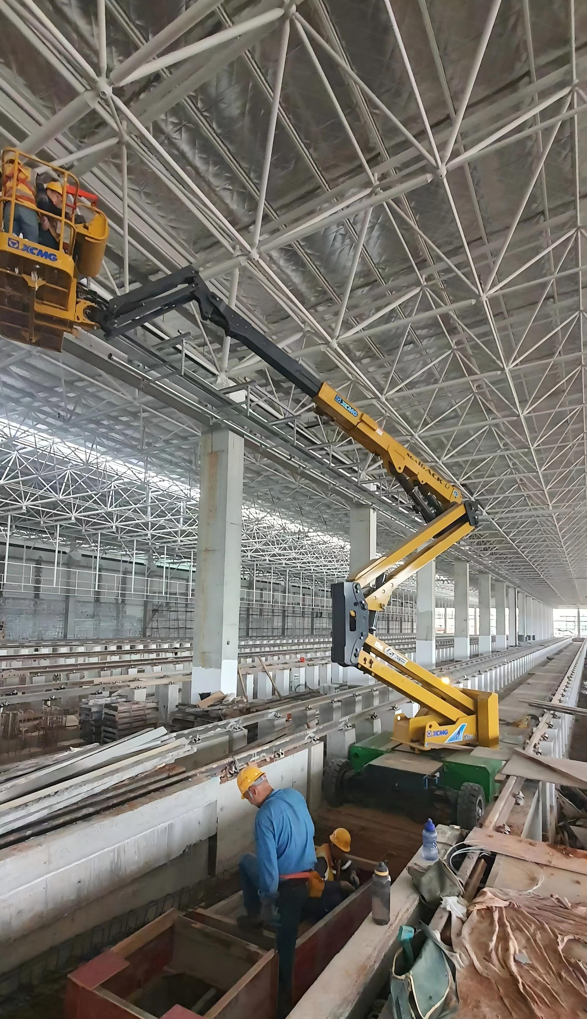 地铁关闭施工，，，，，，为什么选这款纯电曲臂高空车？？？