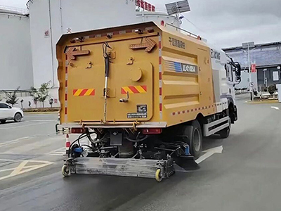 滤芯总堵？？？？？寿命太短？？？？？XLQ1005A干湿疏散吸扫车，，，，，，，，专治厂区高粉尘“顽疾”
